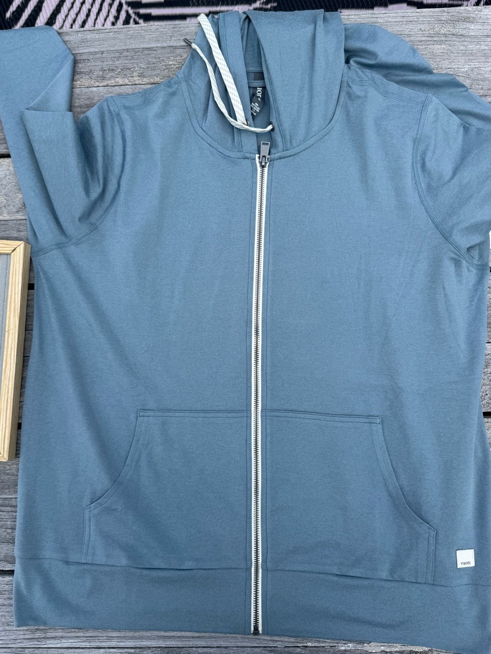 Vuori Halo Performance Hoodie 2.0 Smoke Blue Heather XL NWT - Picture 5 of 9